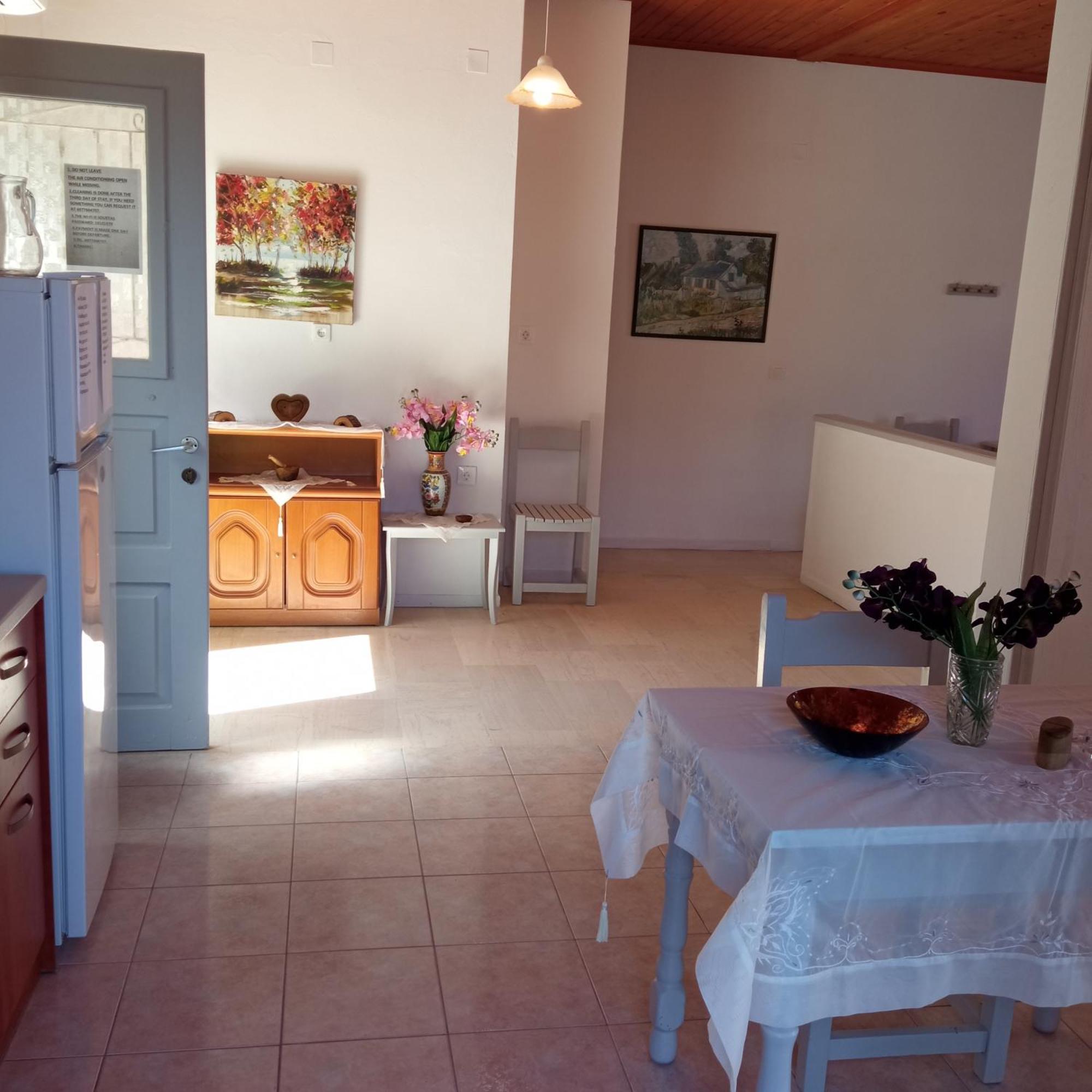Soustas Apartments Longos  Экстерьер фото