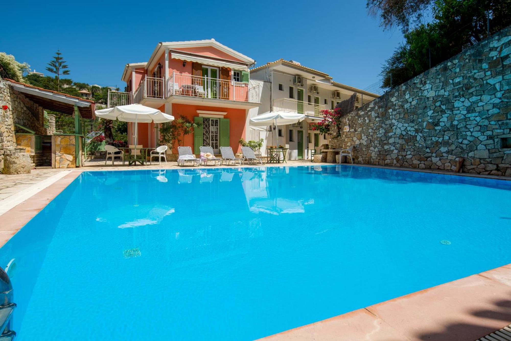 Soustas Apartments Longos  Экстерьер фото