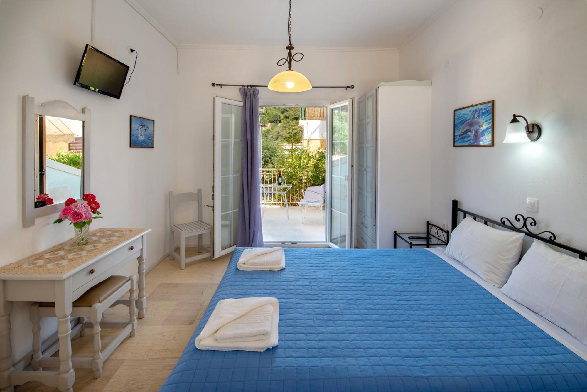 Soustas Apartments Longos  Экстерьер фото